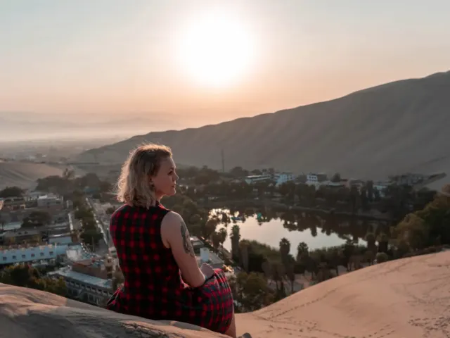 Atardecer en el desierto de Huacachina