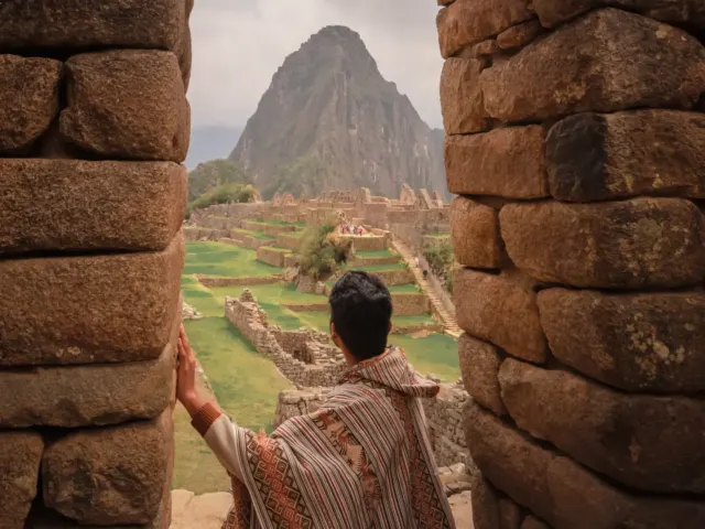 Machu Picchu visto desde una ventana inca